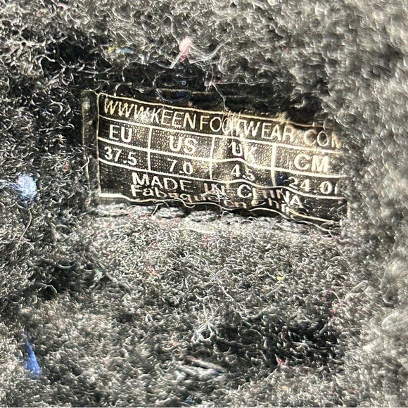 Keen Alaska Hiking Boots
Women’s Size 7 – Black with Blue Turquoise Trim - Picture 9 of 10